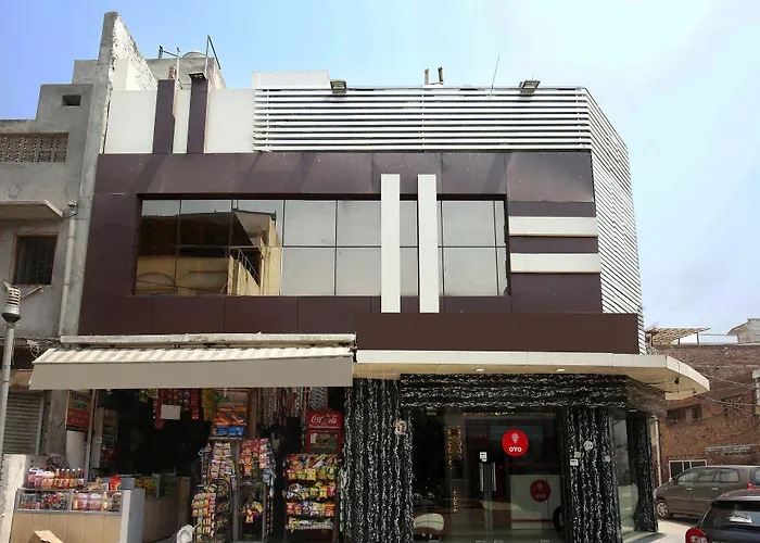 Oyo Rooms 111 Opp. Sangam Cinema